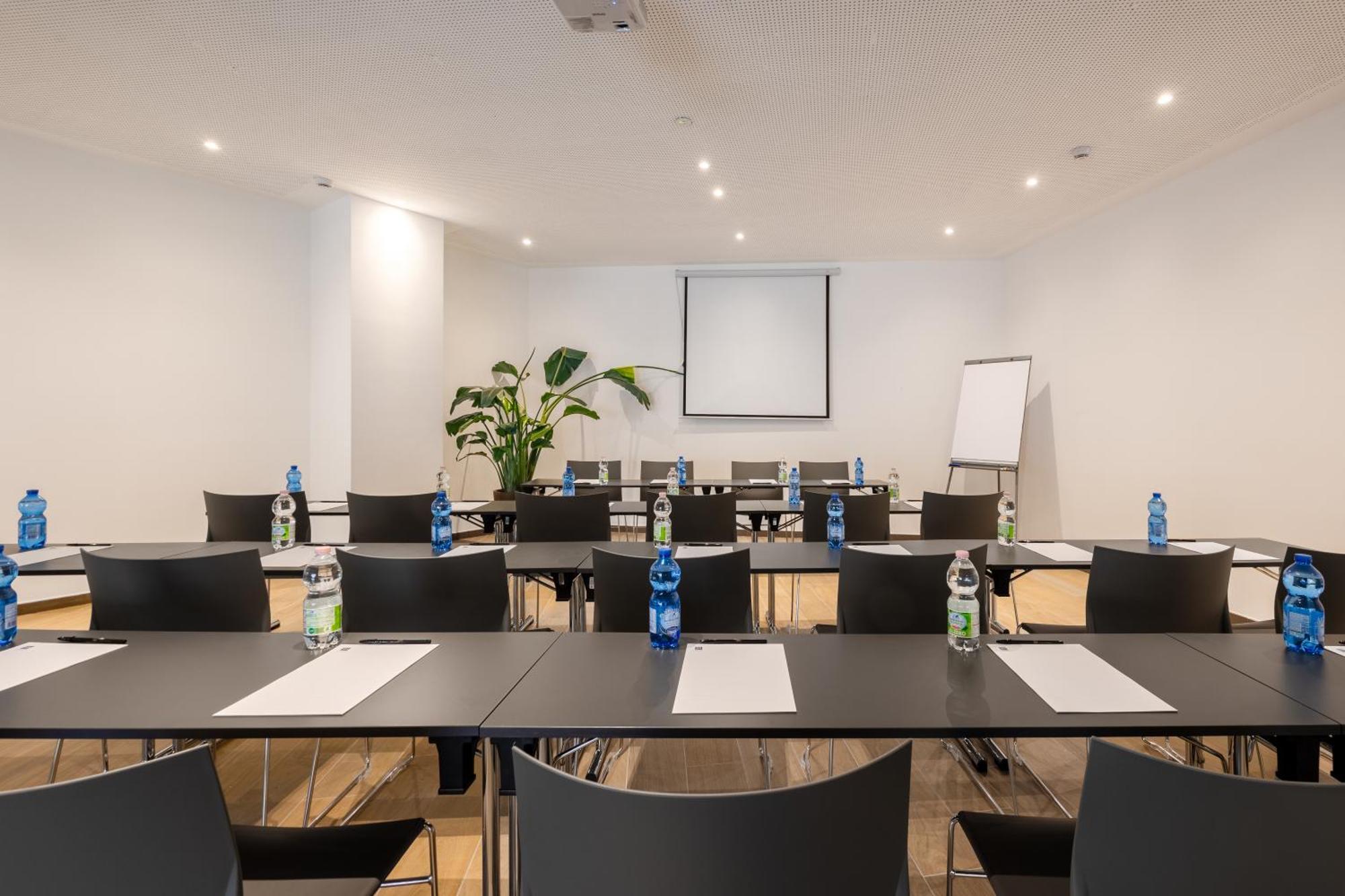 Ih Hotels Milano Centrale Luaran gambar