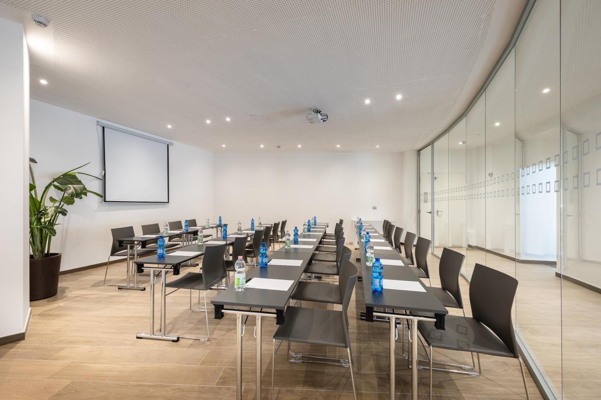 Ih Hotels Milano Centrale Luaran gambar
